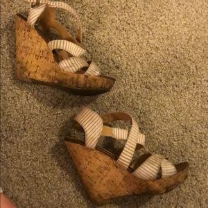 Chinese laundry wedges